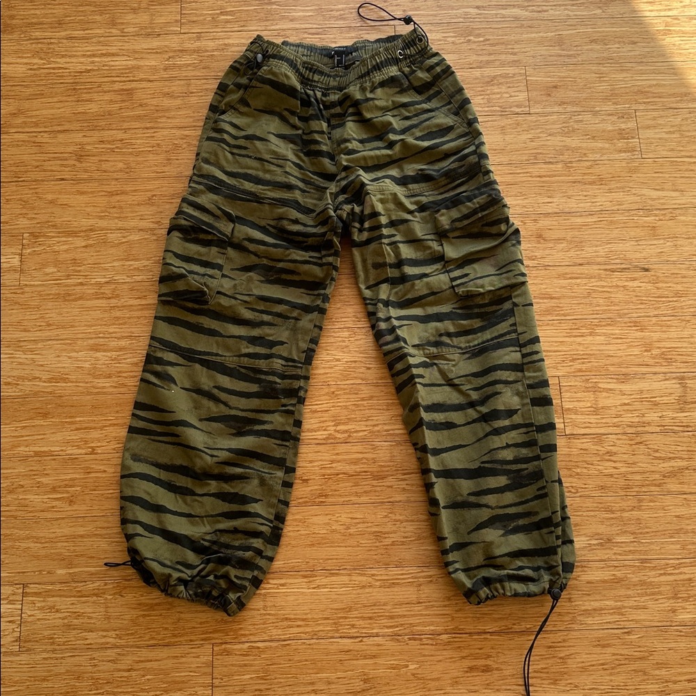 Cargo jeans forever 21